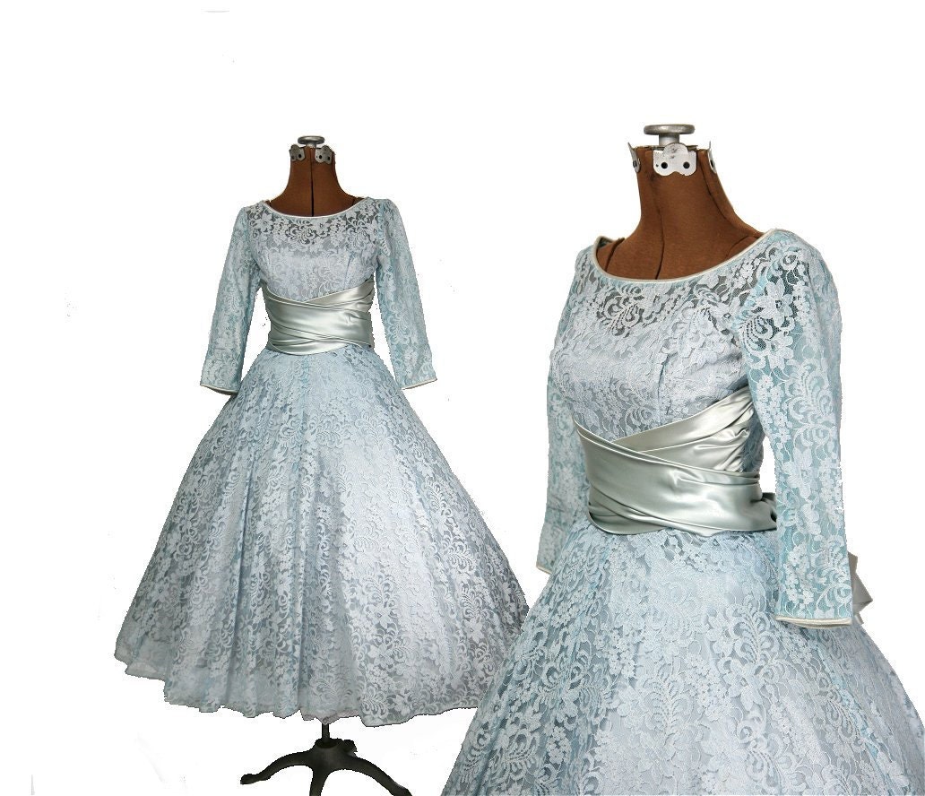 Vintage 1950s Tea Length Lace Wedding Dress, Blue XS / S