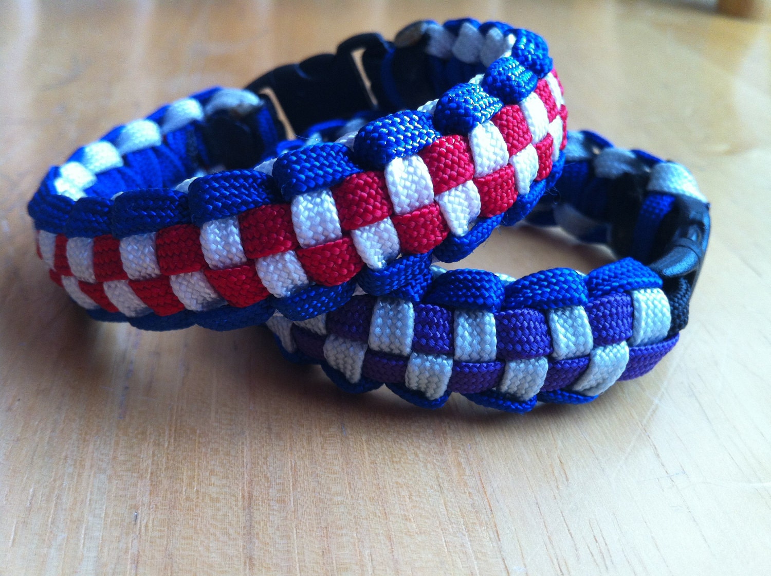 Triple weave paracord bracelet