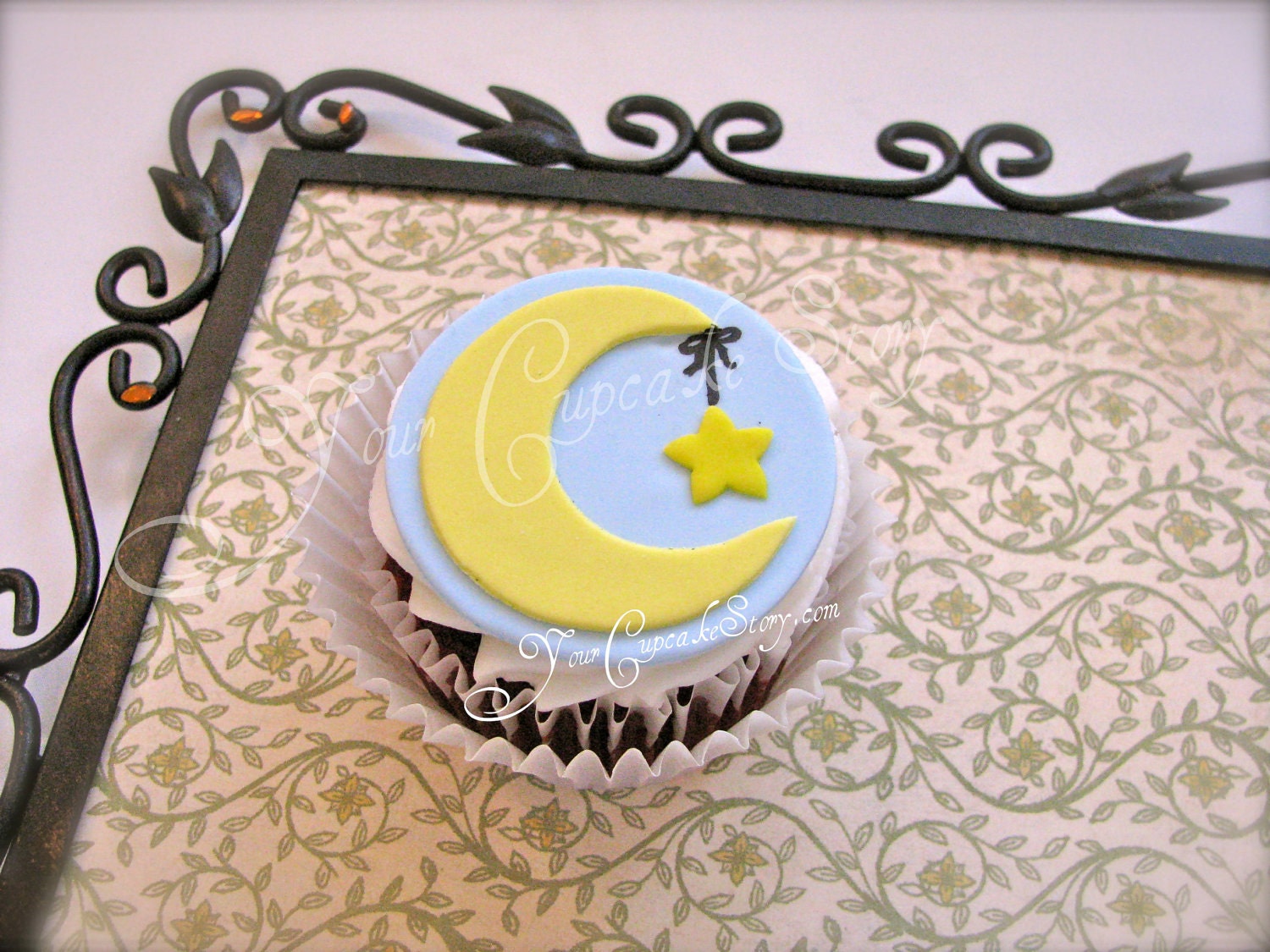 Moon with Hanging Star Fondant Cupcake Toppers