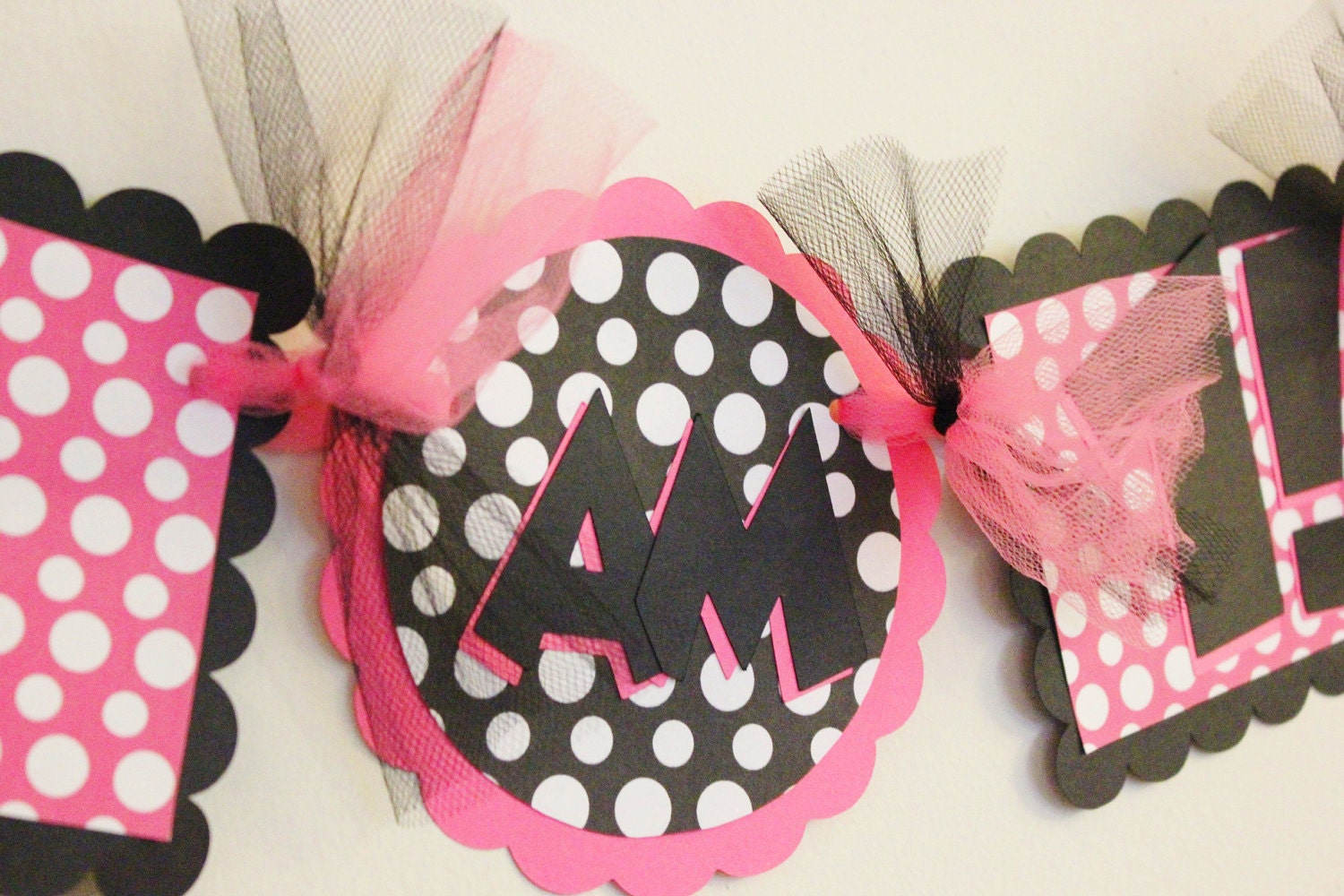 Minnie Mouse HIgh Chair Birthday Banner in hot pink and black