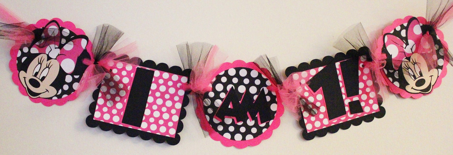 Minnie Mouse HIgh Chair Birthday Banner in hot pink and black