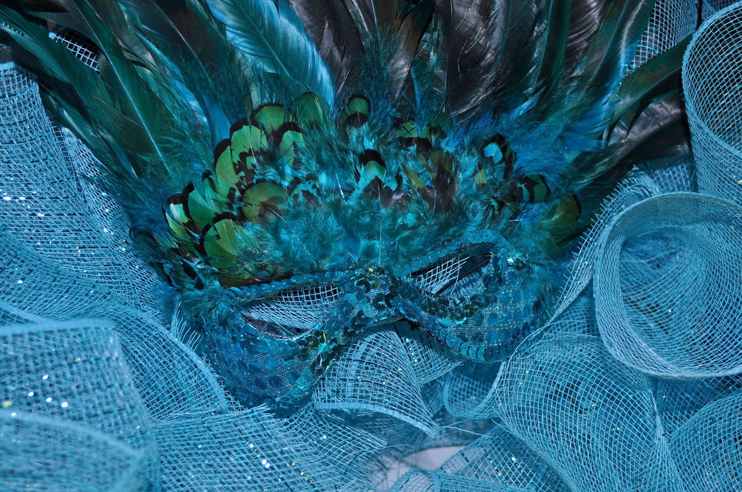 Mardi Gras Wreath, Spiral Wreath, Deco Mesh, Blue Wreath, Wreath, Deco Mesh Wreath, Mardi Gras, Electric Blue, Baby Blue