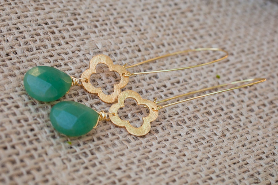 The Luckie - Jade quartz brushed clover earrings
