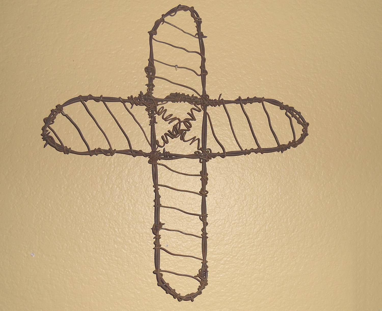 Handmade  Rustic Rusty Barbed Wire Cross Wire-Wrapped Western SouthWestern Country