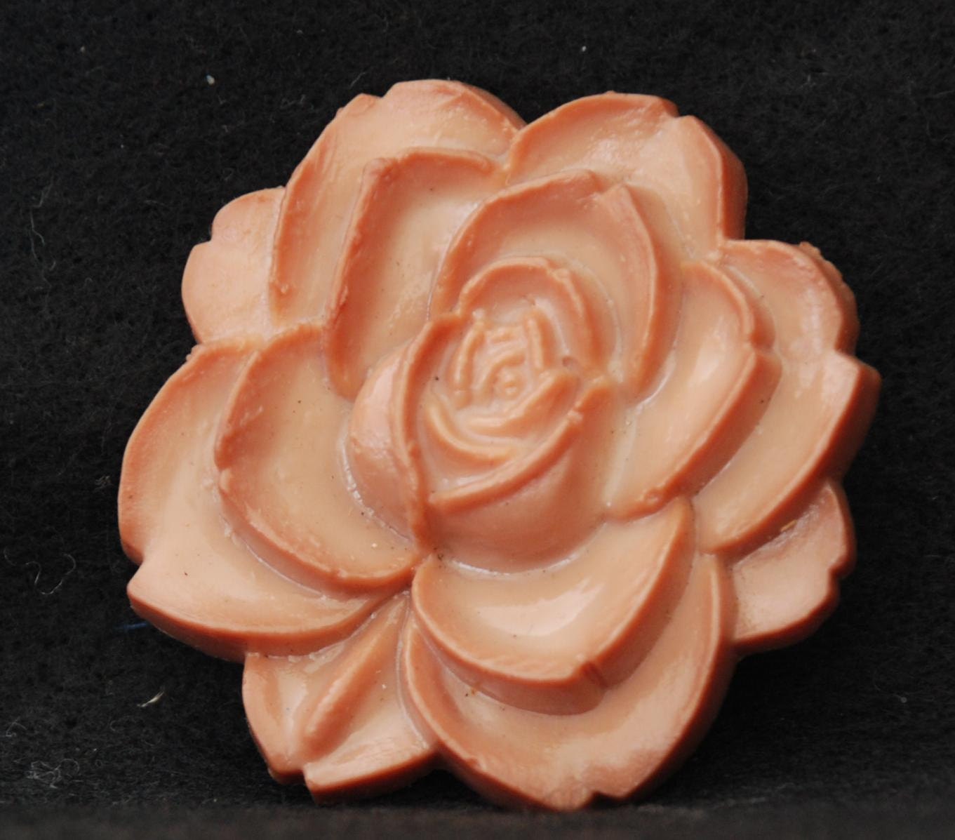 Vintage carved rose buckle - Latte
