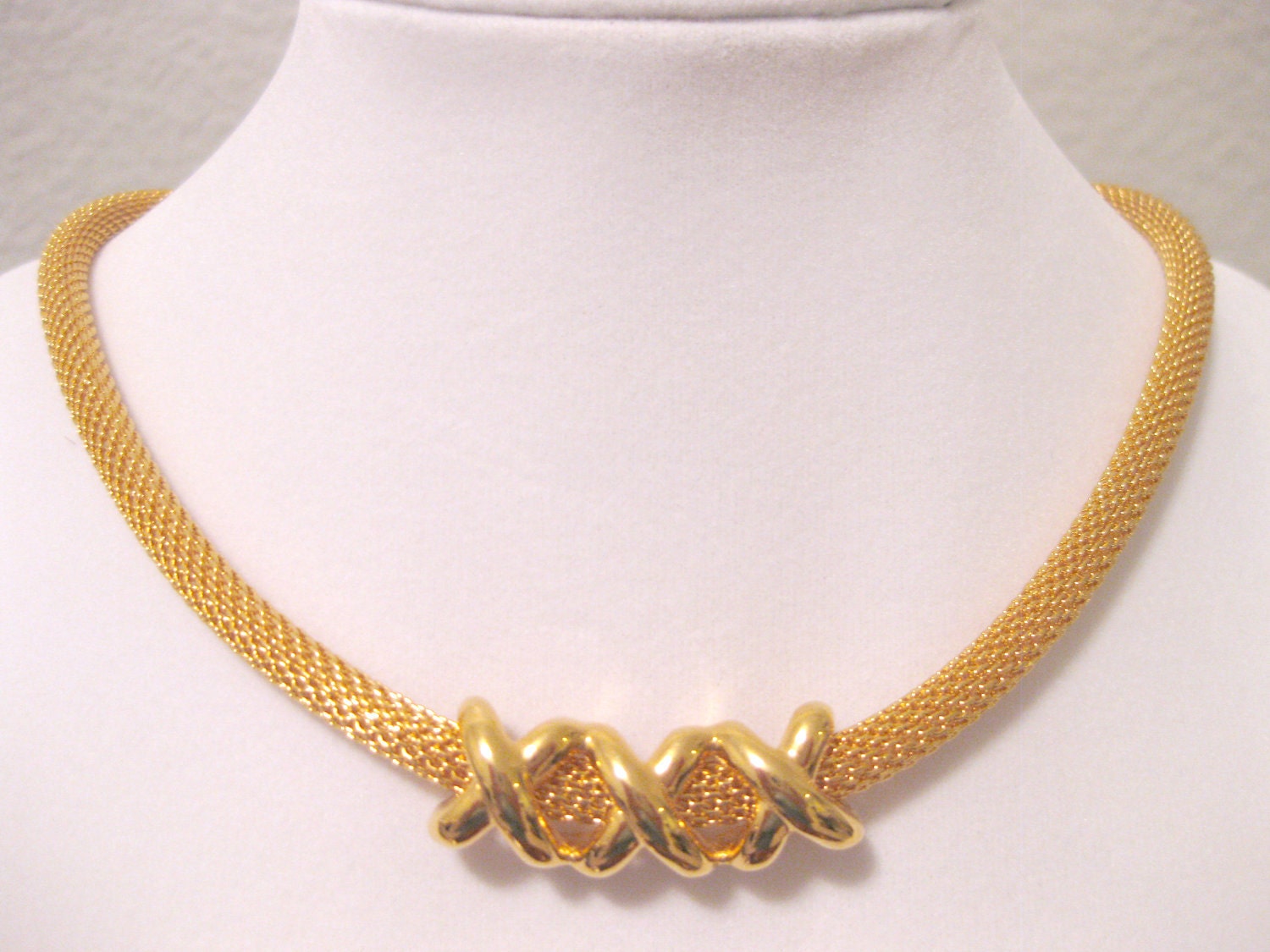 Meshed Choker Goldtone Collar Necklace with Kiss Pendant signed Anne Klein