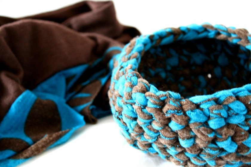 Upcycled Crochet cotton bowl/ eco-friendly Crocheted bowl made from cotton dress/ catch all dish/ robin blue and brown container