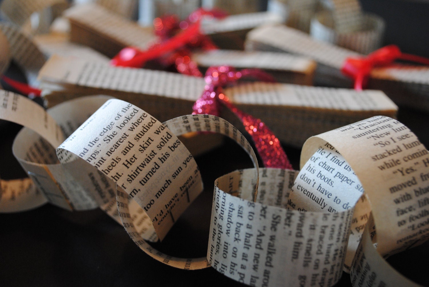 Valentines Day Vintage Book Paper Chain Kits, Wedding Favors, Paper Chain Garland, Wedding Decoration, Party Decoration