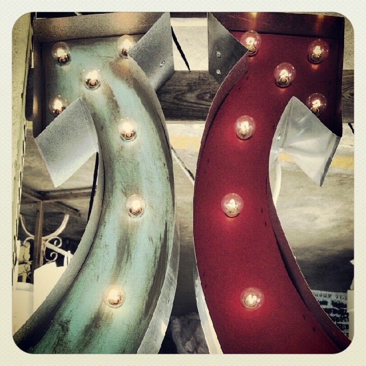 24" Arrow Vintage Marquee Hollywood Lighted Shape Metal & Wood