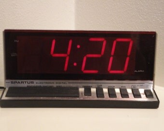 Spartus retro alarm clock - large display digital electric vintage alarm - Model 1150 Year 1984