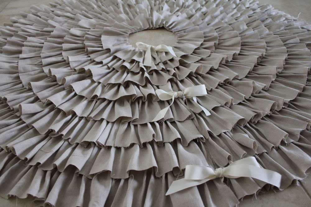 Shabby Ruffle Linen Christmas Tree Skirt 56"