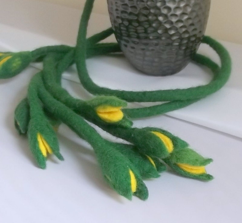 Necklace, Hand felted unique jewelry, women, Valentines Birthday gift wool, spring flowers Easter felts