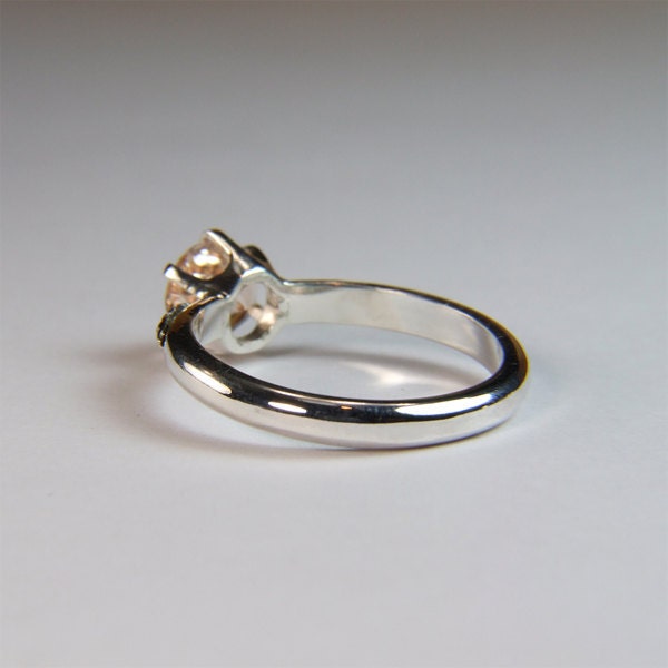 Pink Emerald (Genuine), 1.50 carats x 7.5mm, Round Cut, Sterling Silver Ring
