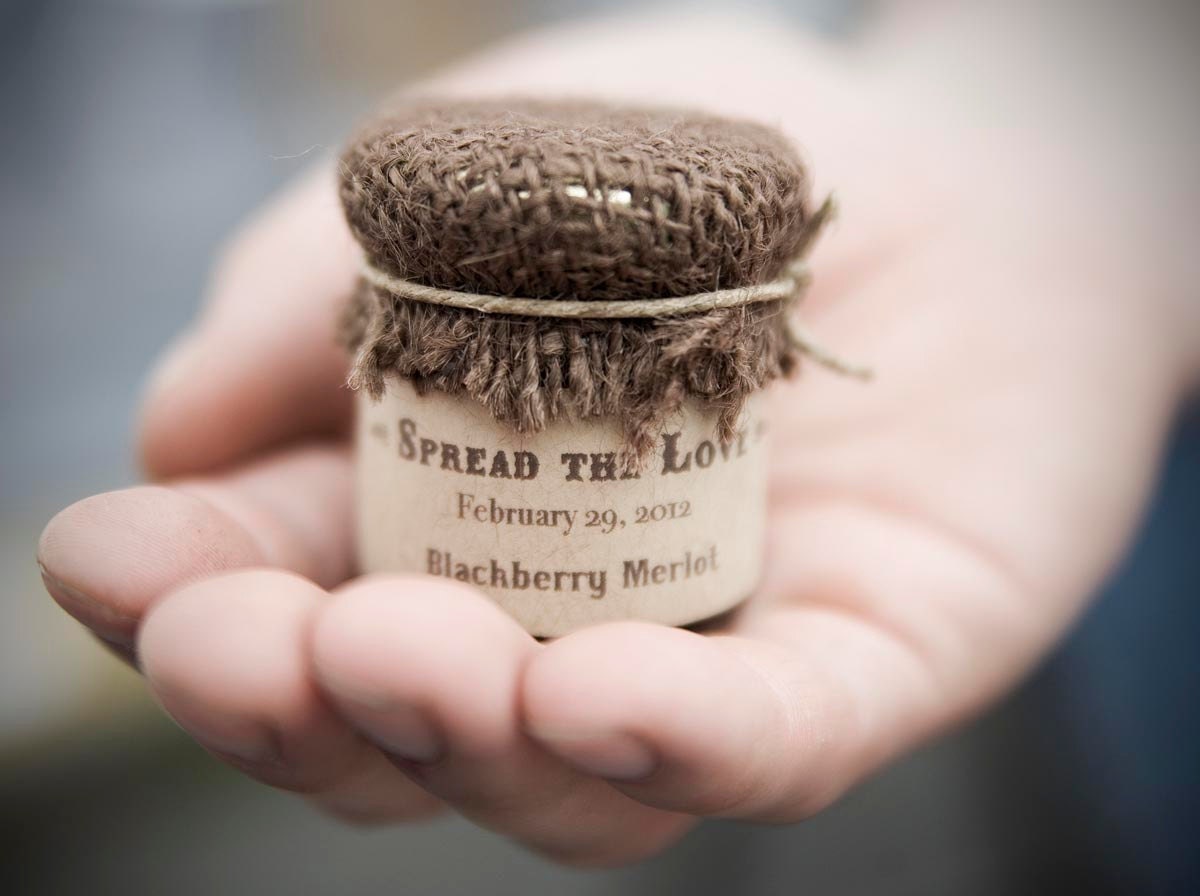 Custom Wedding Favor, Rustic Jam Favors with Burlap Cover 1.5 oz