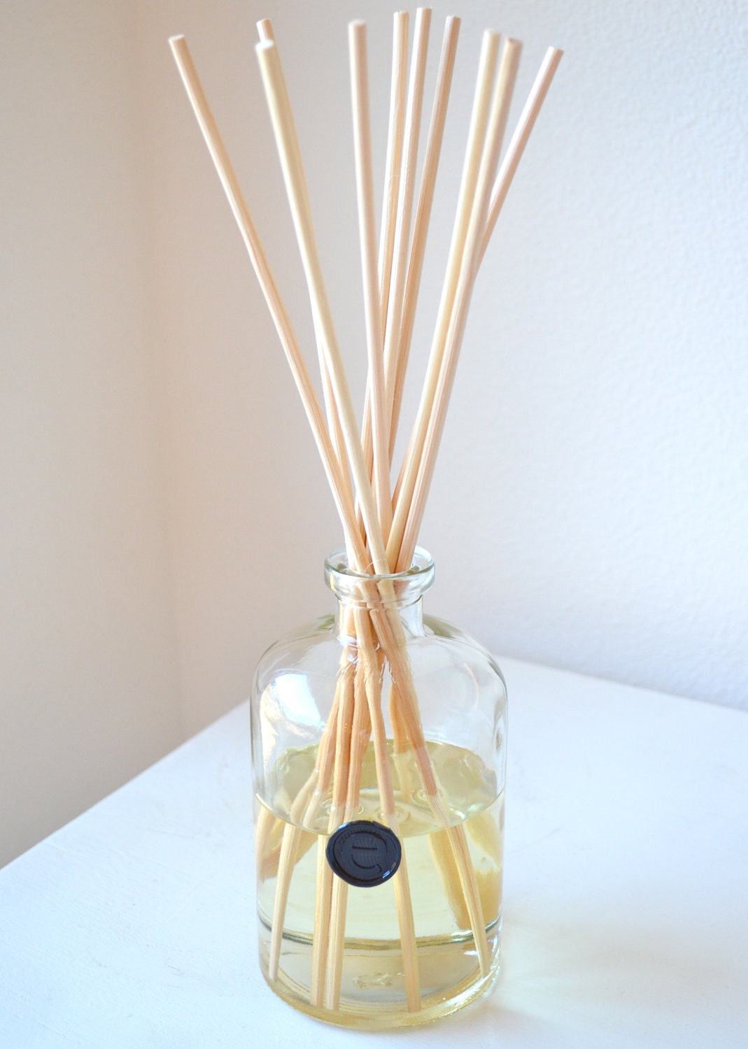 NAMASTE, a sandalwood and amber blend by evoluxe. Reed Diffuser (DPG & alcohol free)