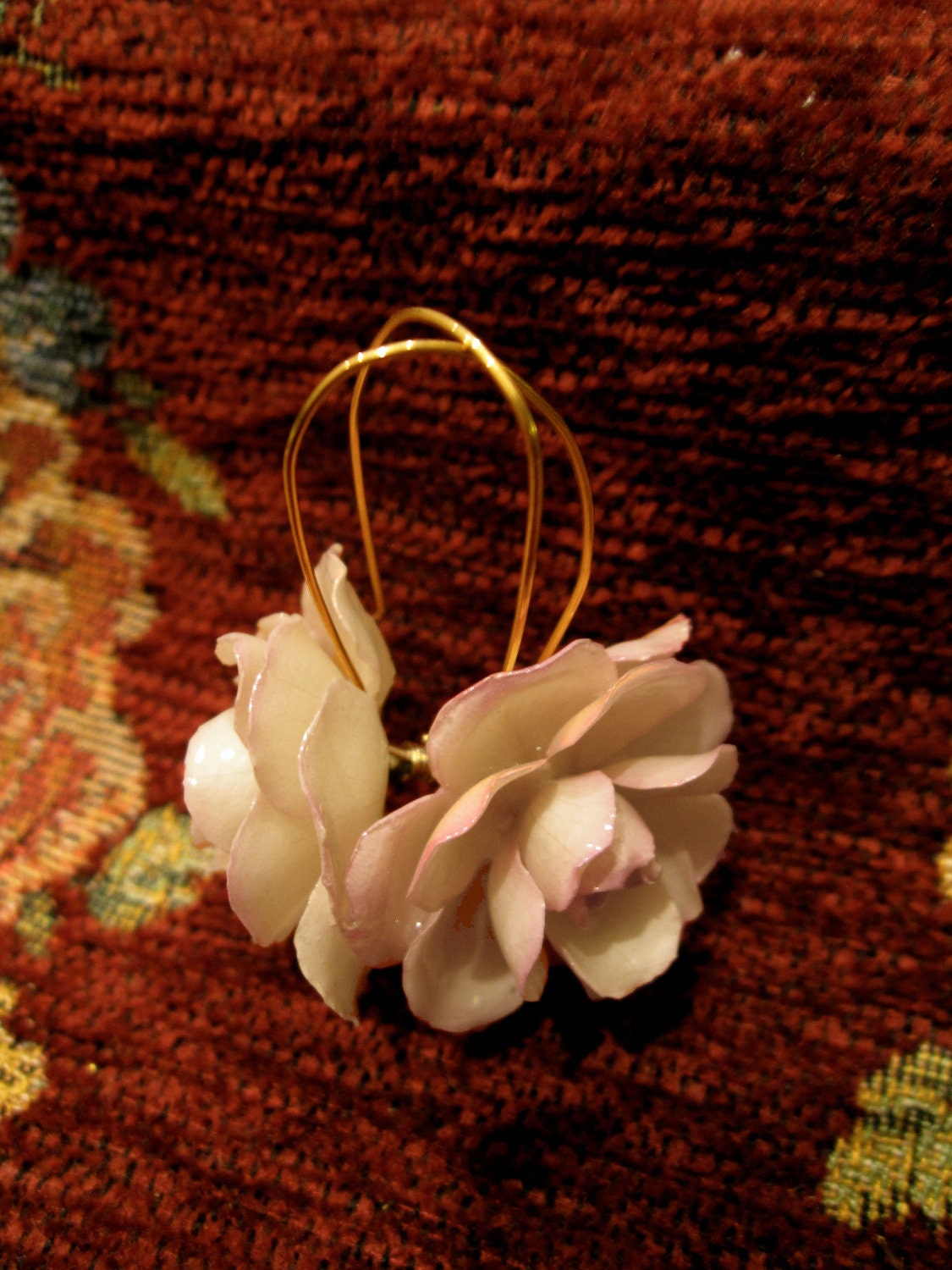 Hanging rose earrings (FREE shipping Canada)