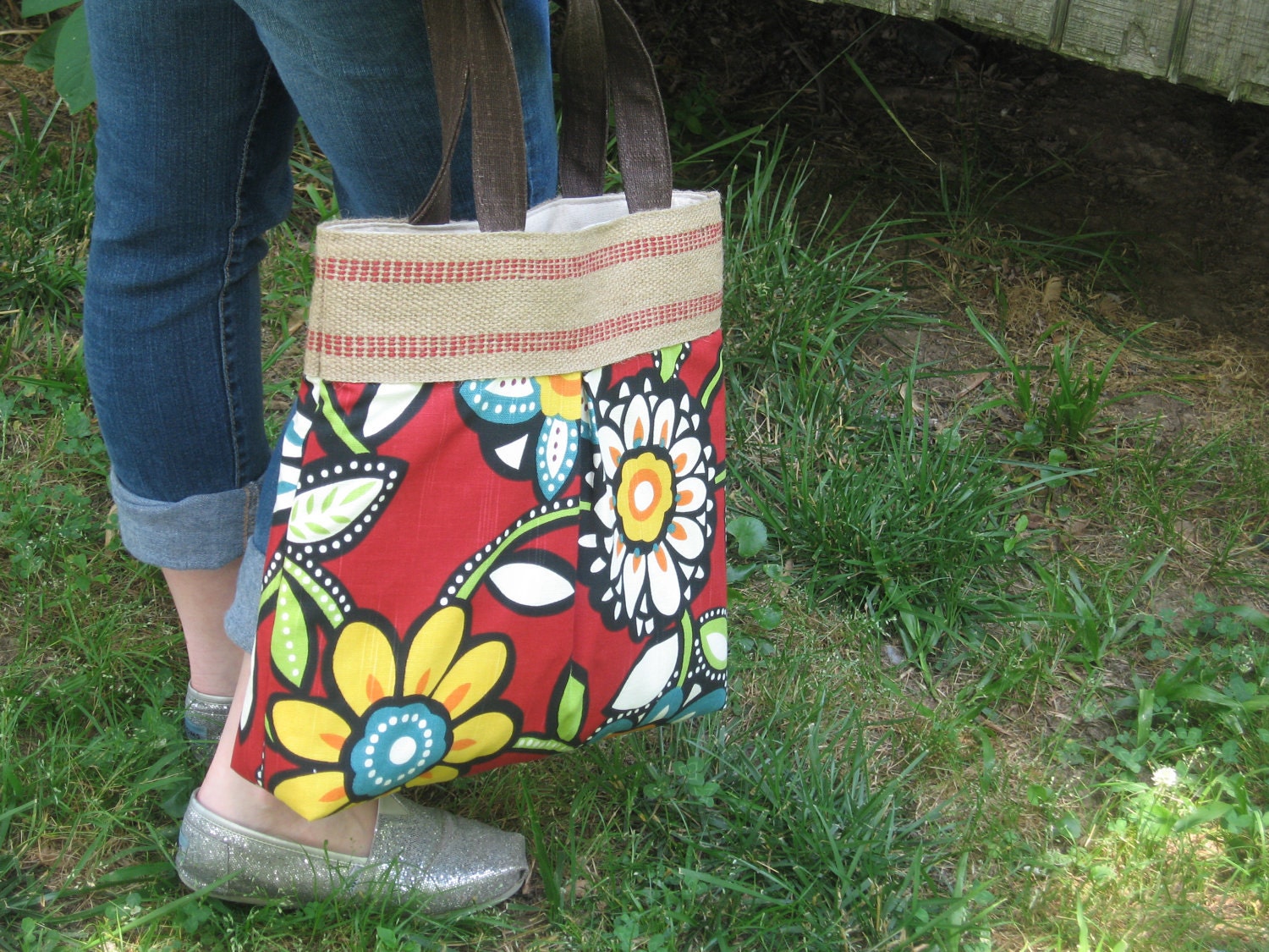 Red Floral A Line Pleated Handbag Purse Tote Bag with Red Jute Webbing