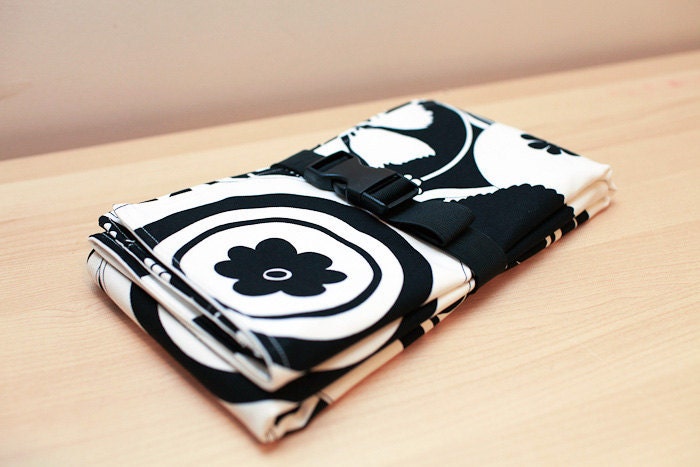 All in One Diaper Changing Pad with Pockets for Essentials - Black & White