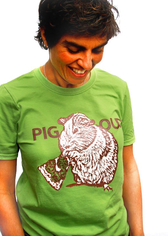 Guinea pig eating pizza Small Tshirt mens/unisex green PIG OUT