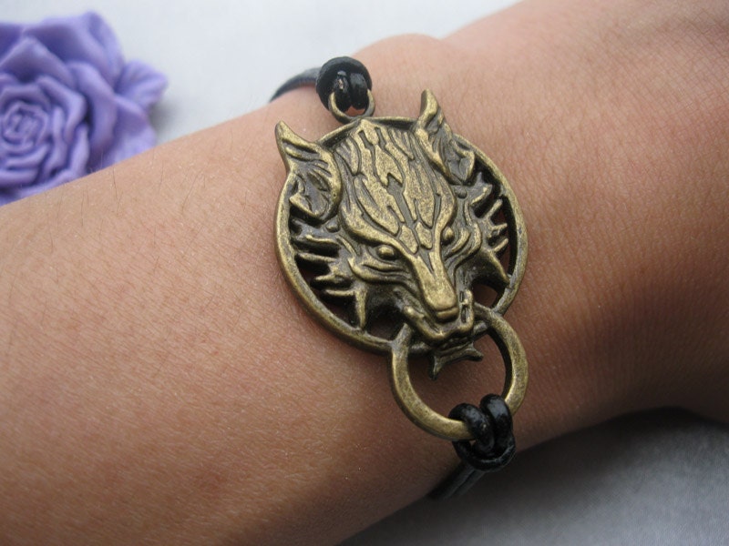bracelet---wolf head bracelet, real leather wolf bracelet---Z202