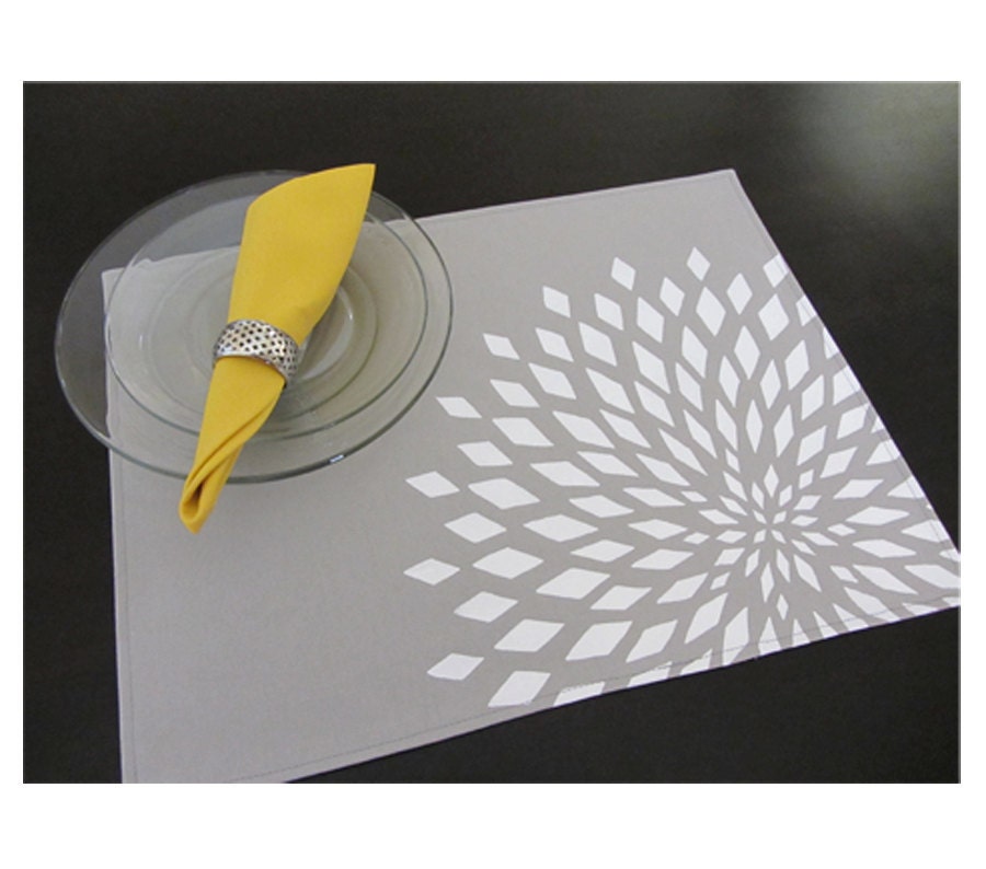 Graphic Zinnia Placemats - Lt. Grey/ White- Set of 2