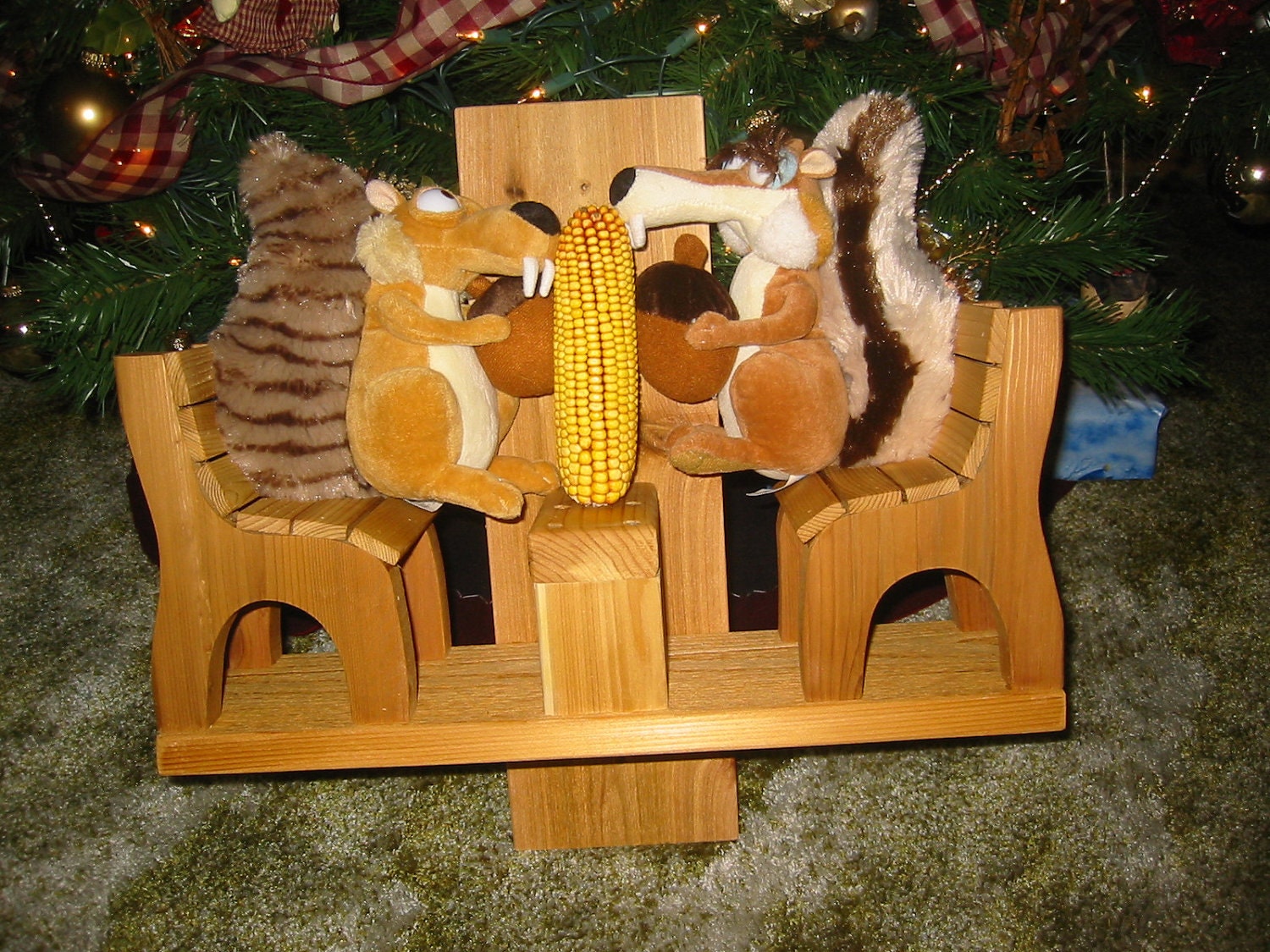 Squirrel Feeder w/outdoor sealer