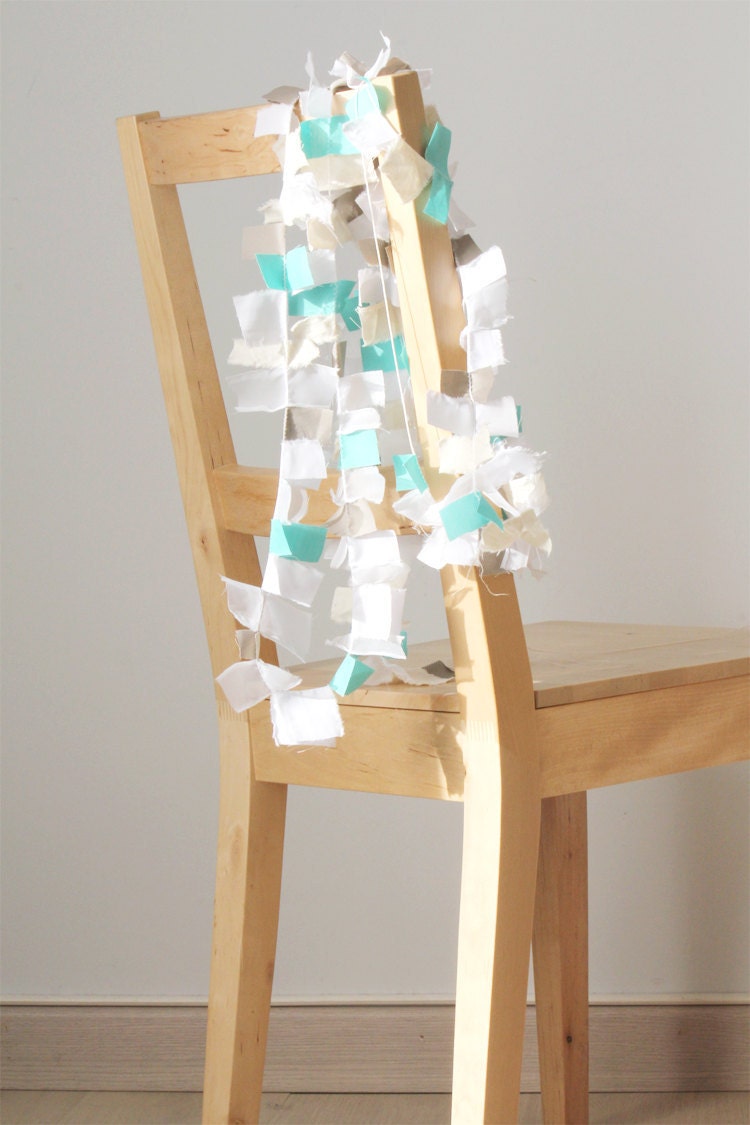 Linda Blue-grey garland