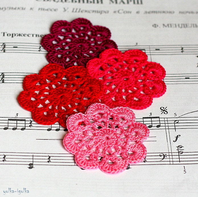 Floral motifs. Set of 4 crochet flower appliques. Different shades of red: red, crimson, purple, pink