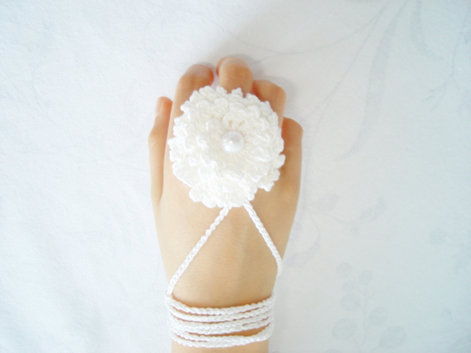 Two piece Crochet ring whit pearl, bracelet, necklace, unique design, white ring.