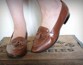 SALE Vintage Etienne Aigner Tassel Loafers size 8.5