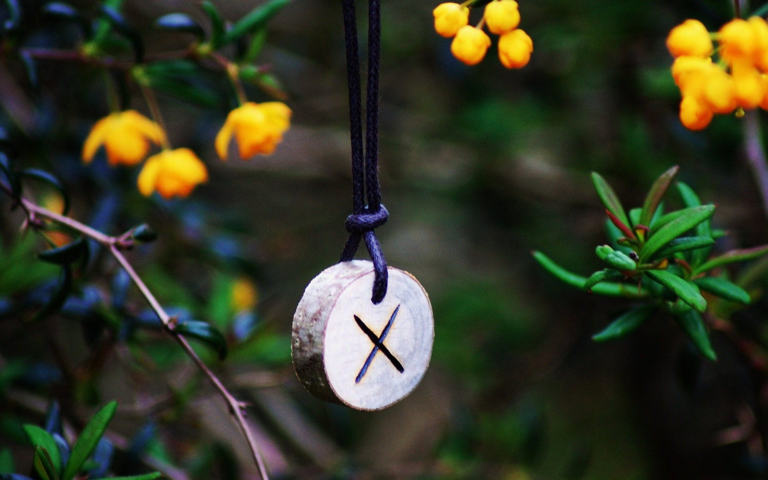 Birth Rune Pendant, 'Gebo' 28th September to 13th October, Pyro on Ash.