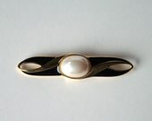 Vintage Trifari Bar Pin Brooch - Art Deco Style Faux Pearl