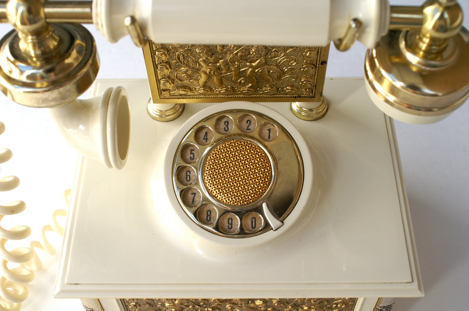 70s Novelty AM Radio Vintage French Provincial Style Faux Princess Phone