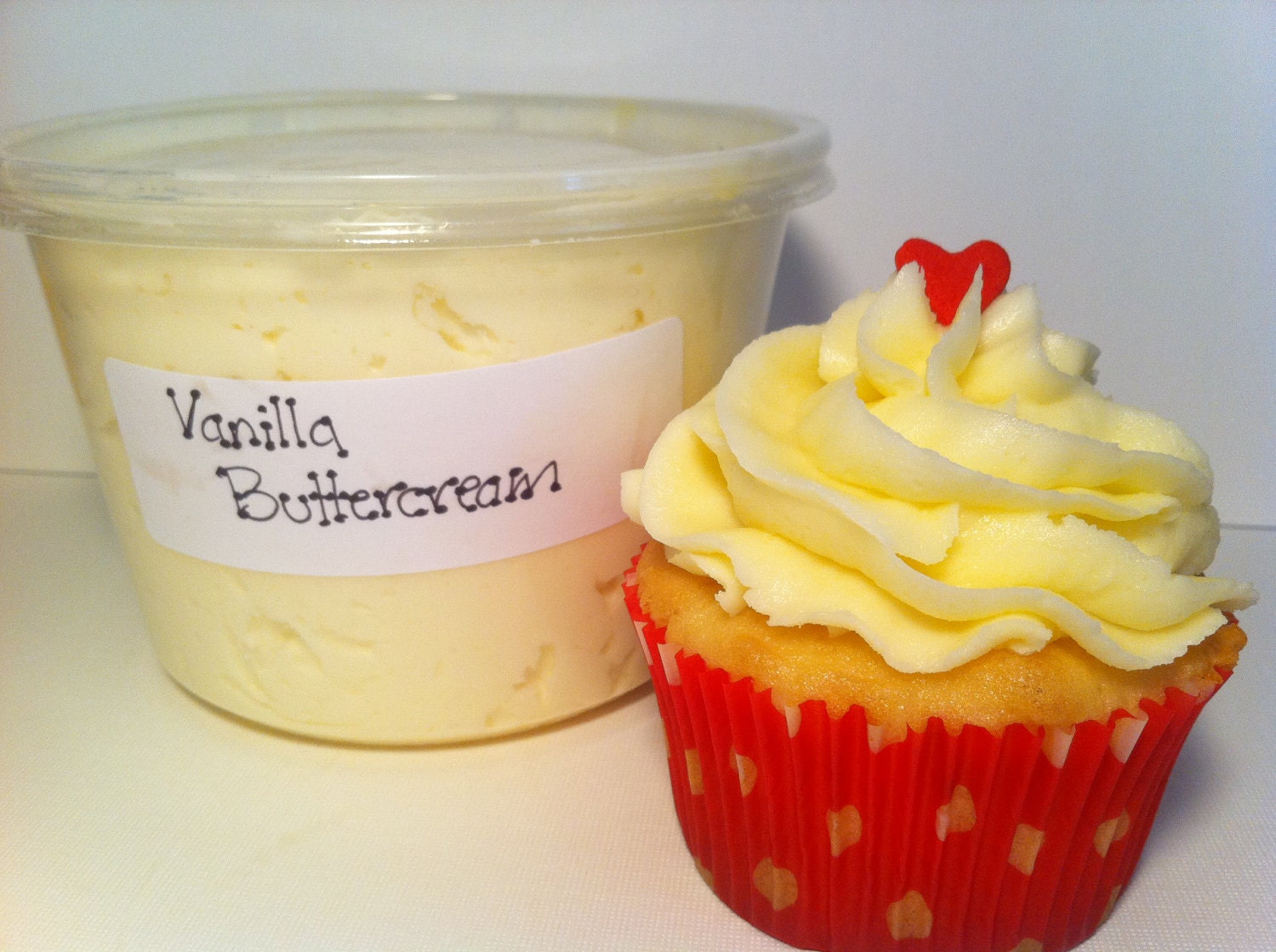 Buttercream Frosting 16oz. Made to Order. For Cupcakes, Cakes, and Other Desserts.