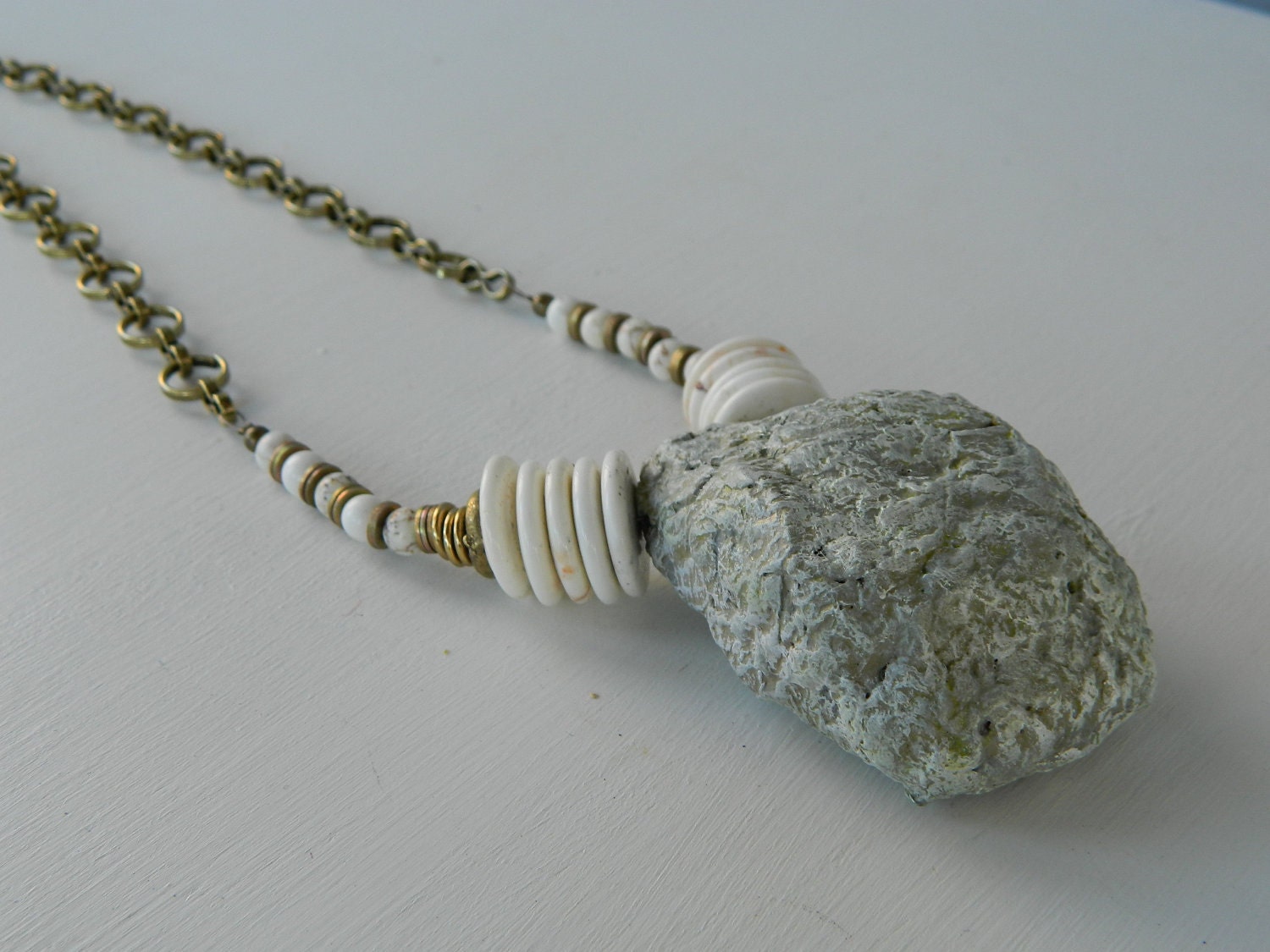 Single Sedimentary necklace-Earth. in neutral, white