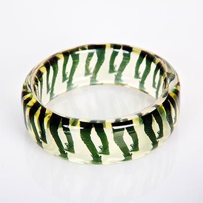 resin bracelet photo by "kejtgejv"