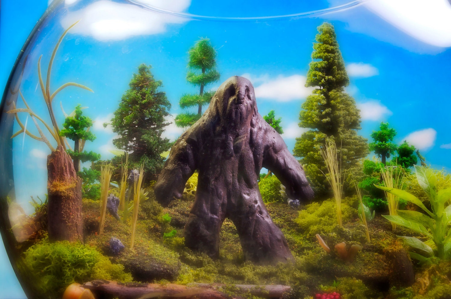 Bigfoot - Man of the Forest - Mini Terrarium / Diorama