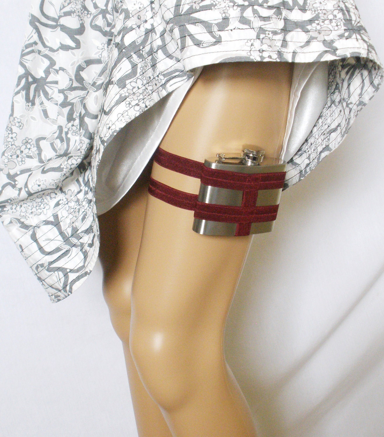 Flask Garter - 4oz Flask - Carmine Red - flasks for women