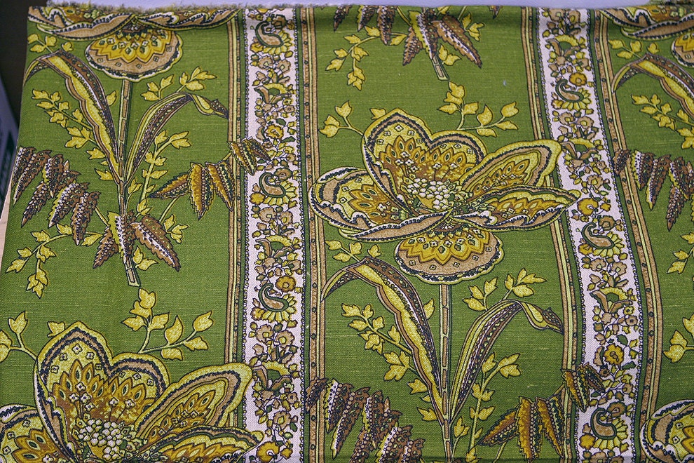 Vermont Estate Vintage Imported Linen Floral Pattern Fabric Screen Printed Gabrielle Cie ex condition no fading