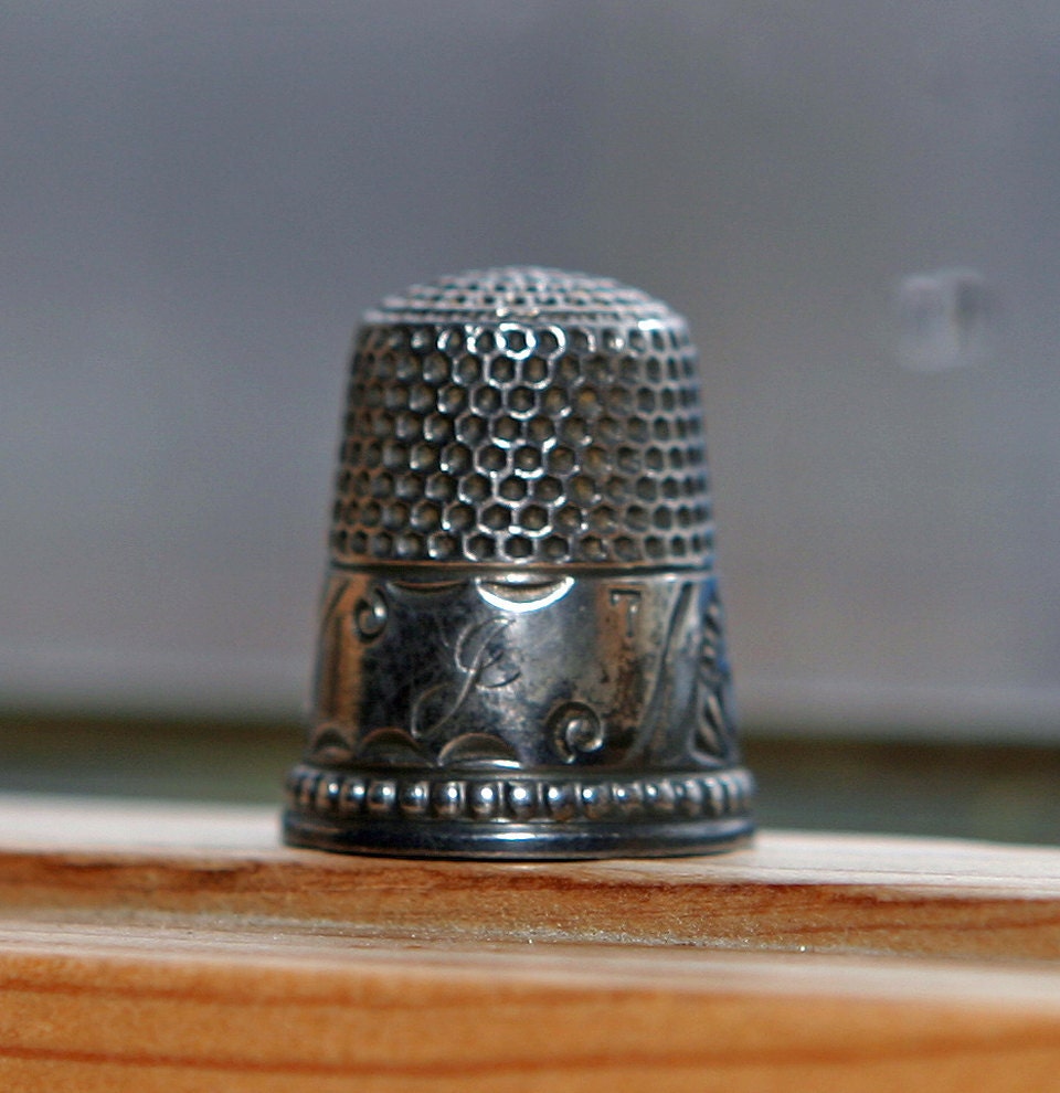 Antique Vermont 1800's Fancy Sterling SILVER FLORAL DESIGN Thimble Beautiful