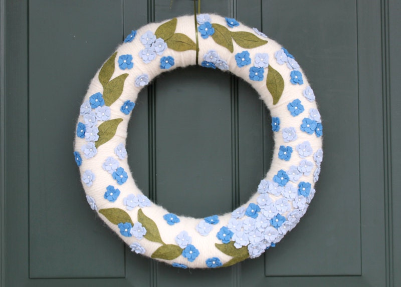 Yarn Wreath with Felt Flowers: Blue Felt Hydrangea Flowers 14" Cream Yarn Wreath