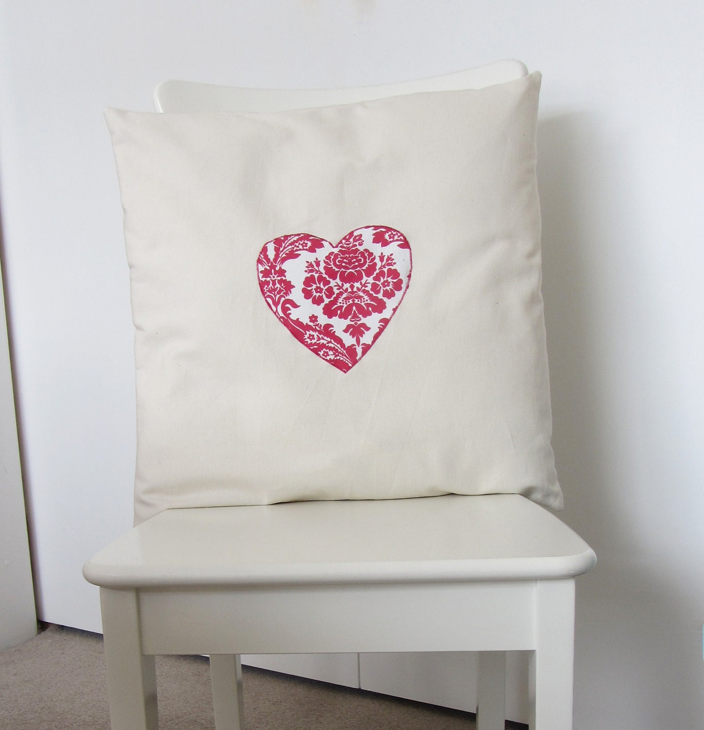 Natural canvas pillow cover with large applique heart - 50x50cm - 20x20''