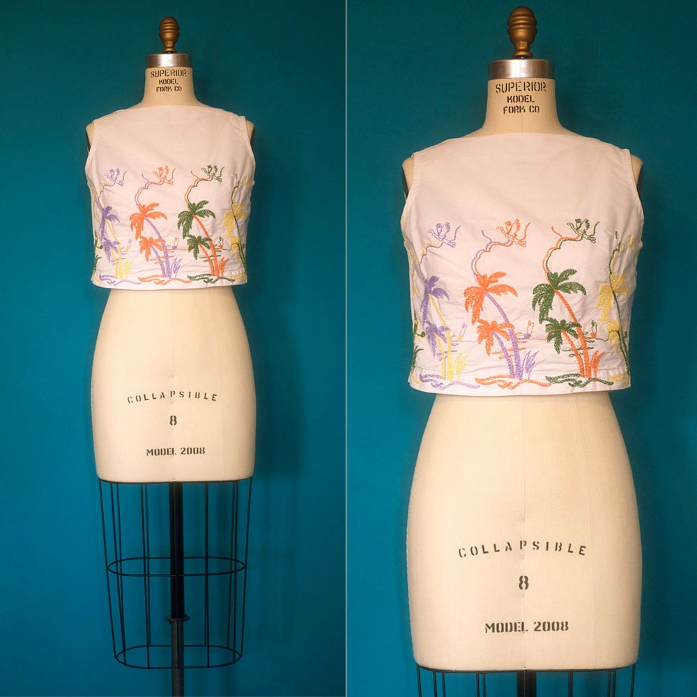 SALE// Palms embroidered white cropped sleeves shirt with buttons up the back sz S 1960