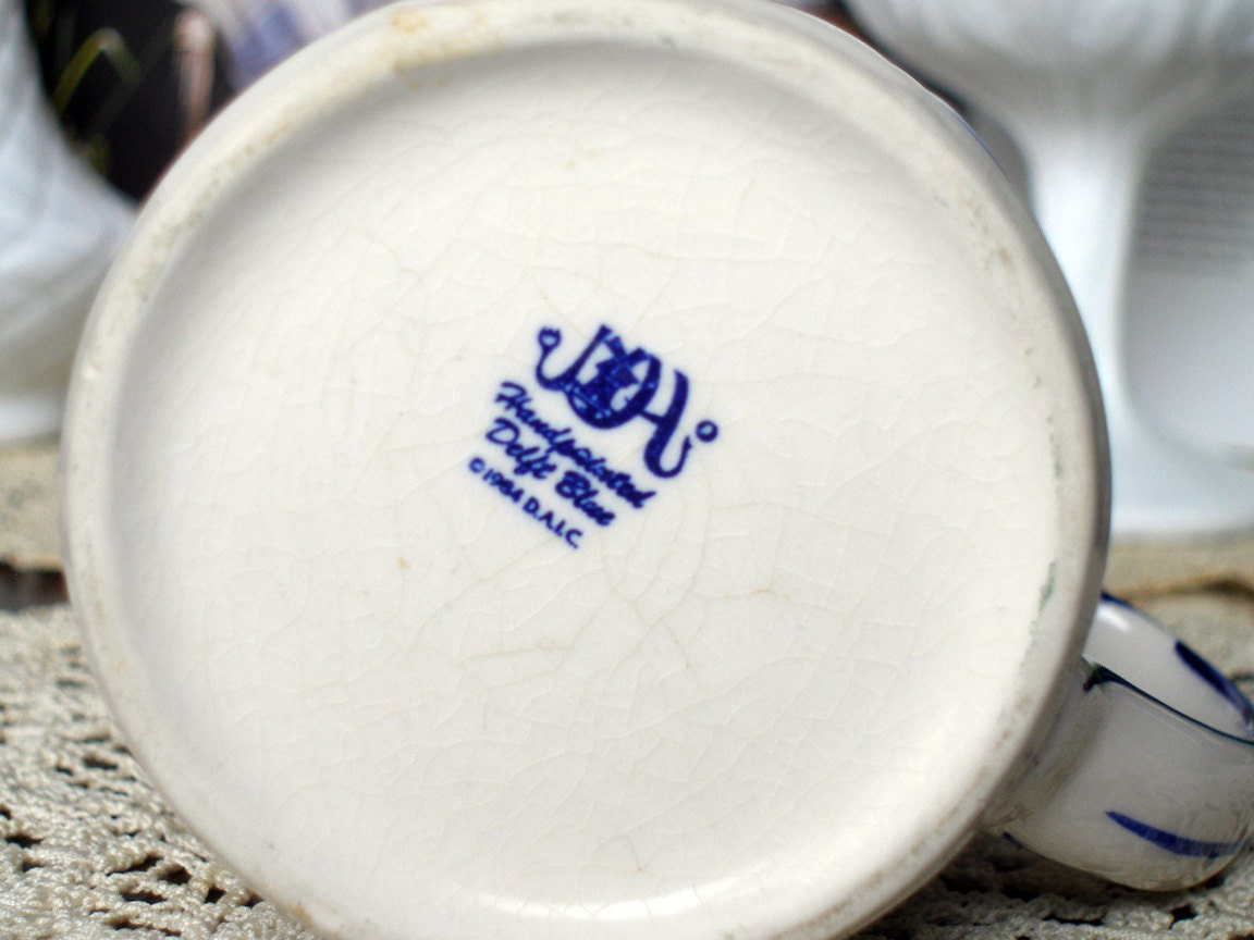 Elegant Vintage Mug - Hand Painted Delft Blue Teddy Bear