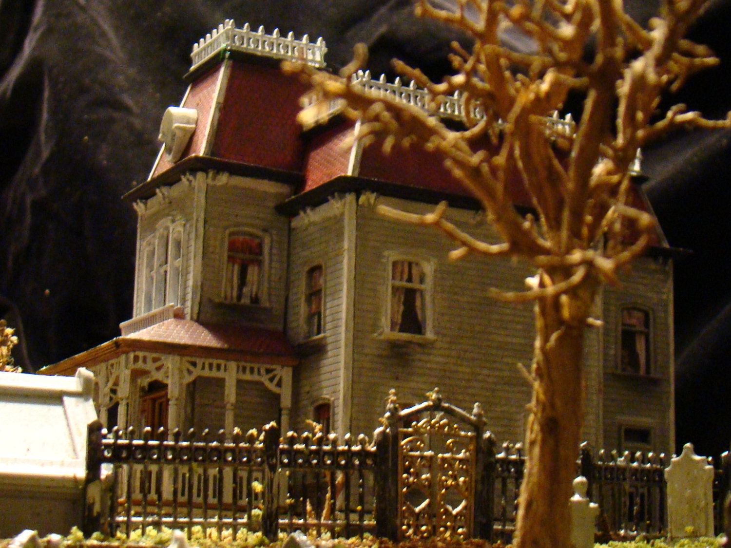 Bates Mansion and Motel from the movie "Psycho"