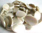 SALE - 25mm x 15mm oval ivory mother of pearl beads 1/2 strand
