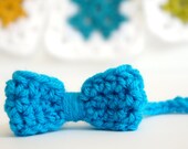 CROCHET BOW in aqua blue neon, headband / bow tie
