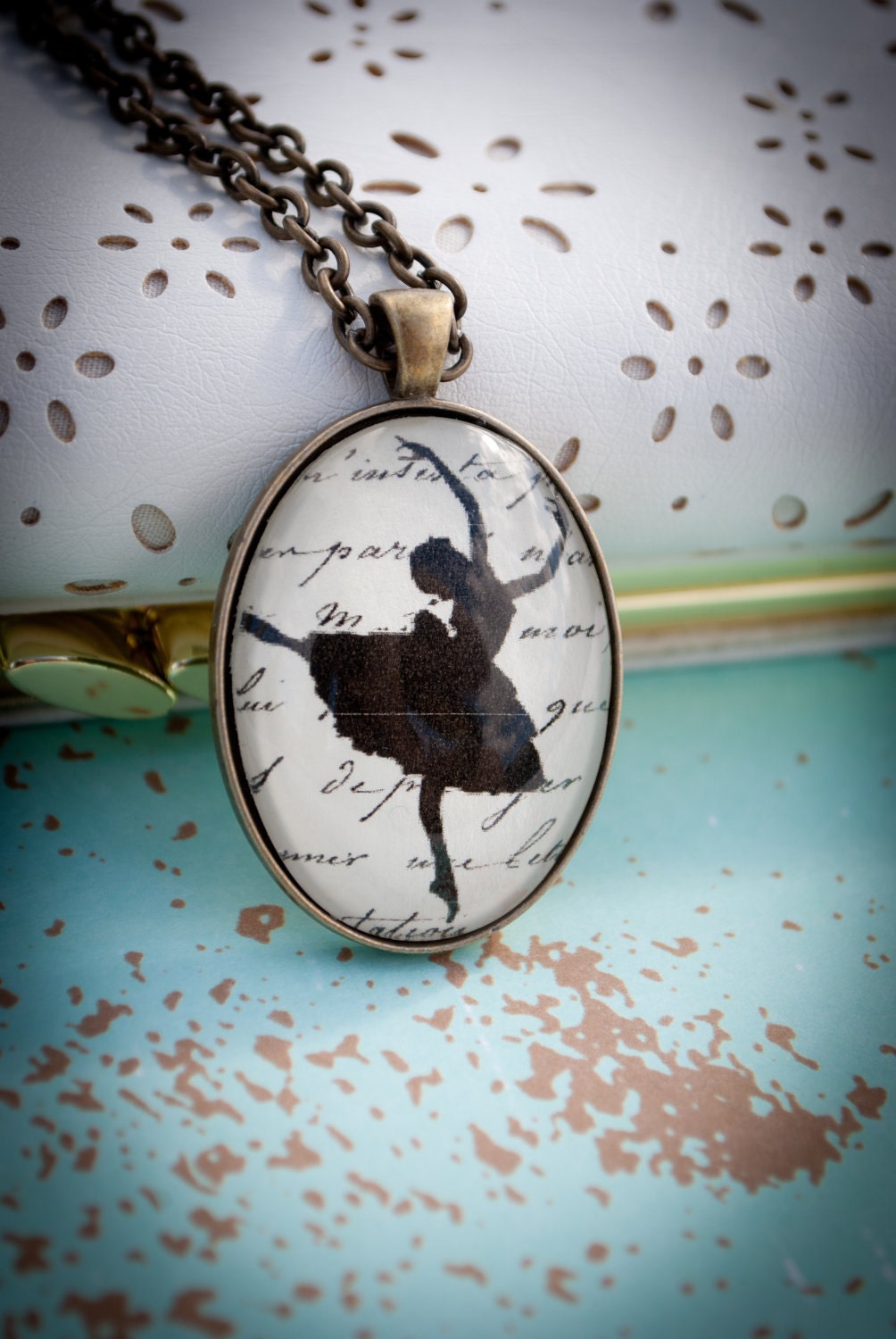 Dancining Damsel - Glass Pendant Necklace