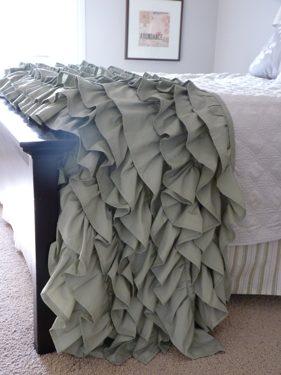 Queen-Size Ruffled Throw