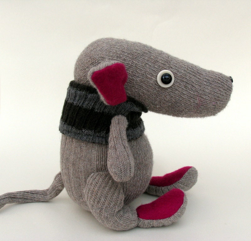 Nosey Creature - Handmade plush sculpture - oatmeal woollens, with magenta felt ears and feet